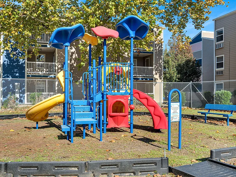 Sunlake Apartments — Photo 44