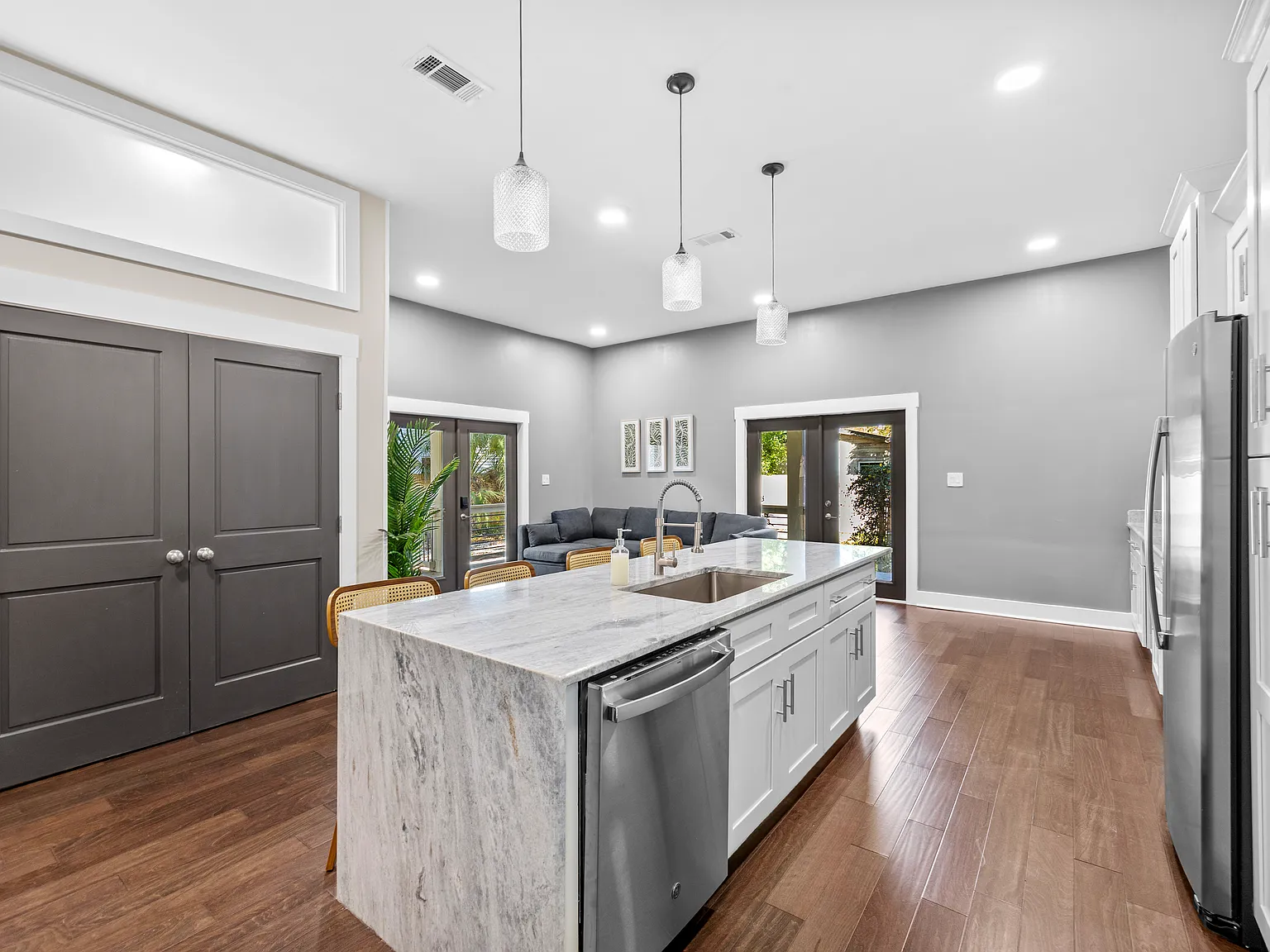 2 bed, 813 sqft, $2,000 — Photo 4