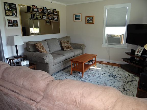 2nd image of 929 S Hulett Ave