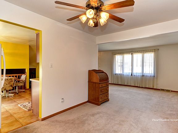 2nd image of 5937 Liberty Sq