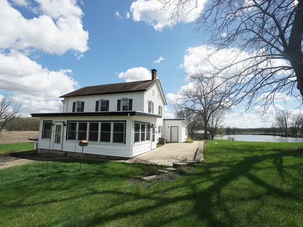 1473 N Heine Rd, Freeport, IL 61032