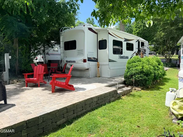 4229 E Pkwy #2, Gatlinburg, TN 37738