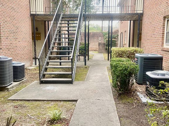 3rd image of 5516 Lakeshore Dr #H414