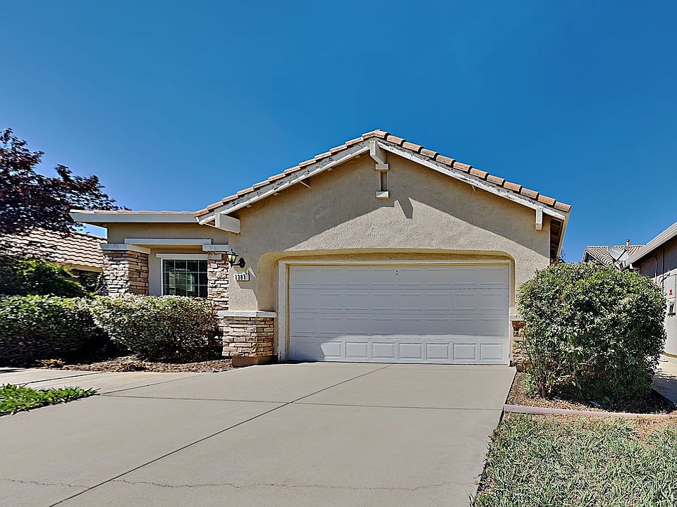 1st image of 1381 Bamboo St