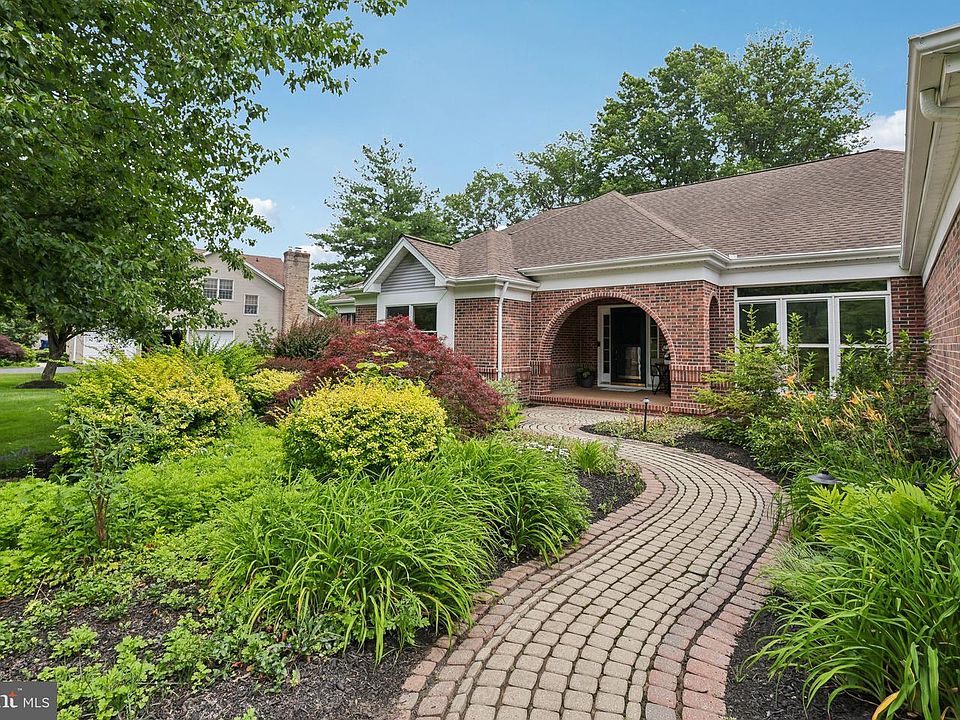 1st image of 4 Hedge Row Ct