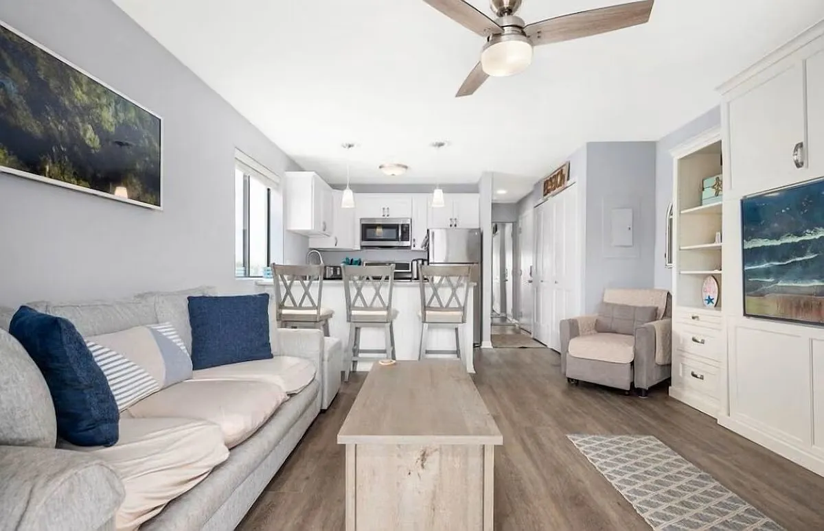 Studio, 500 sqft, $1,300 — Photo 2
