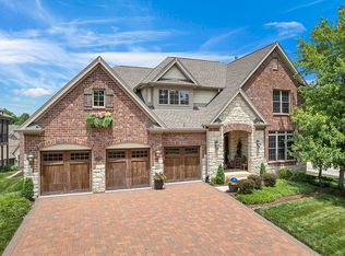 259 Meadowbrook Country Club Est, Ballwin, MO 63011