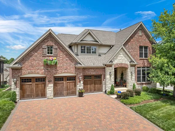 259 Meadowbrook Country Club Est, Ballwin, MO 63011