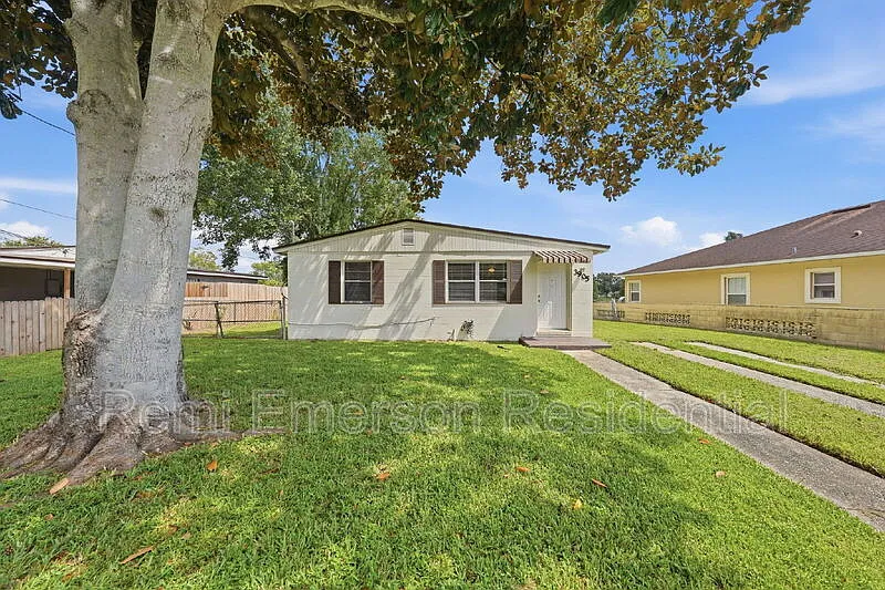 2 bed, 1.0 bath, 720 sqft, $1,450 — Photo 3