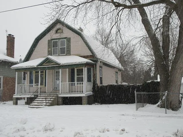 1919 4th St photo 1