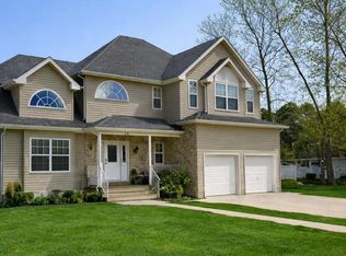 34 1st St, Manchester, NJ 08759