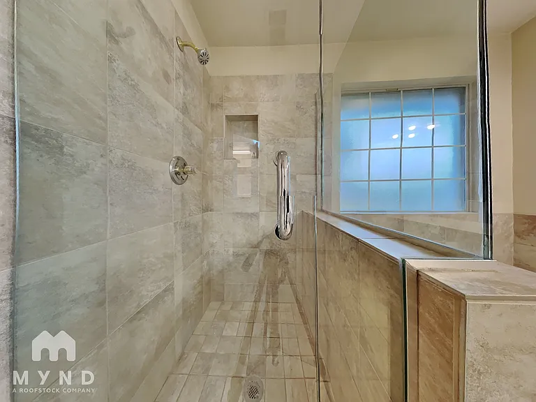 9860 Buckingham Ln — Photo 17