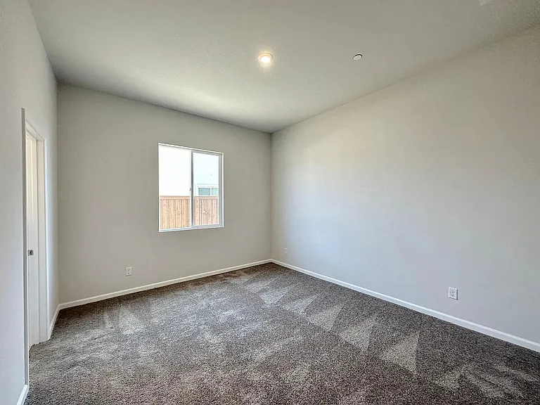 2028 Smith Dr — Photo 11