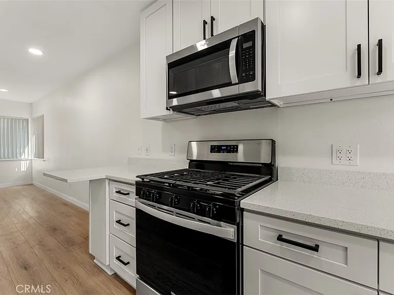 241 Costa Mesa St #B — Photo 10