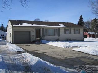 509 N Chicago Ave, Madison, SD 57042