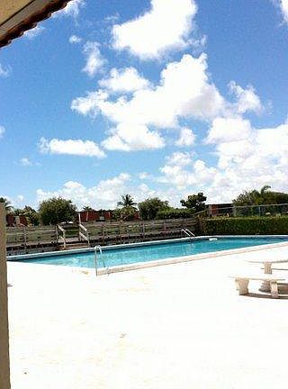 4th image of 3888 Victoria Dr