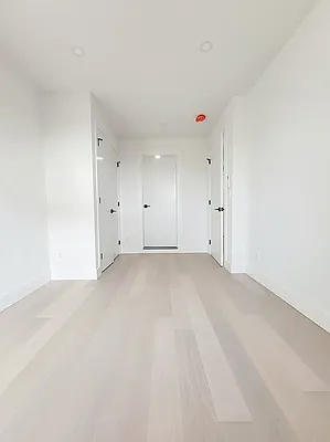 Rented by SERHANT. | media 11