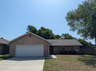 6211 Patriotic Ct, Arlington, TX 76002
