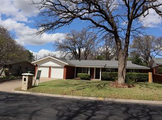 712 Joanna Dr, Hurst, TX 76053