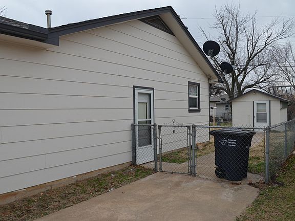 4th image of 705 W Mulberry Ave