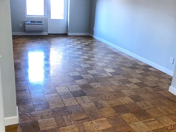 3rd image of 13981 35th Ave APT 4L