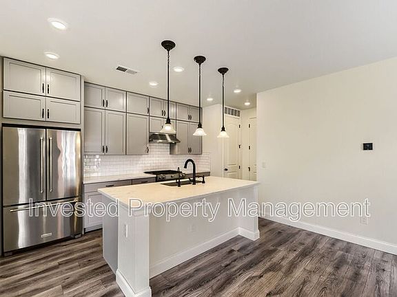 5th image of 3061 Low Meadow Blvd