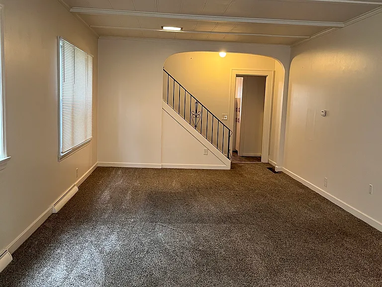 51 Middlesex Rd — Photo 5
