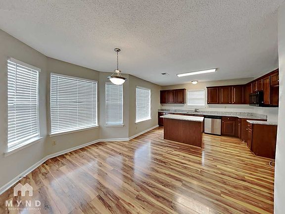 3rd image of 8123 Country Mill Cv