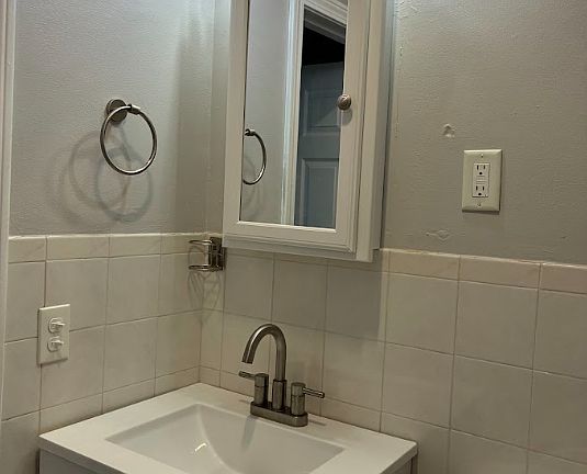 3rd image of 30 Beach St #3