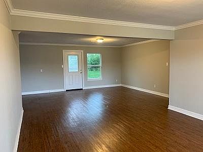5th image of 301 W Carolanne Blvd