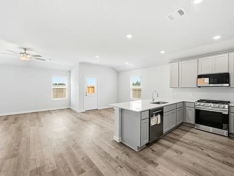 811 Brookside Dr — Photo 6