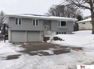 11668 Sunburst St, Omaha, NE 68164