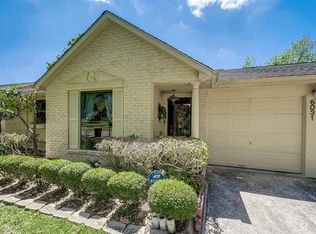 6031 Bankside Dr, Houston, TX 77096