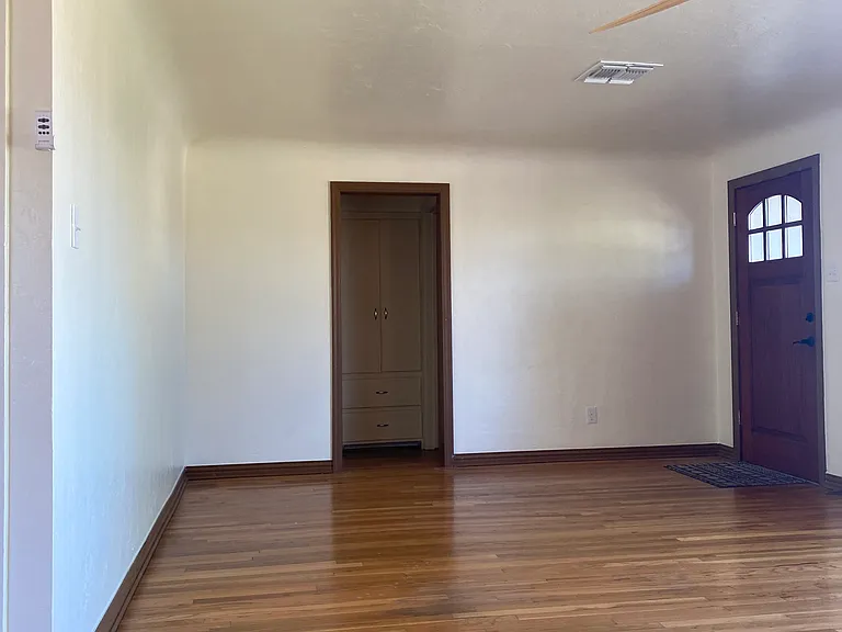 2055 Gold St — Photo 8