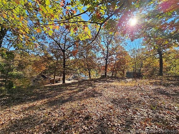 5th image of 14 Shady Oaks Dr