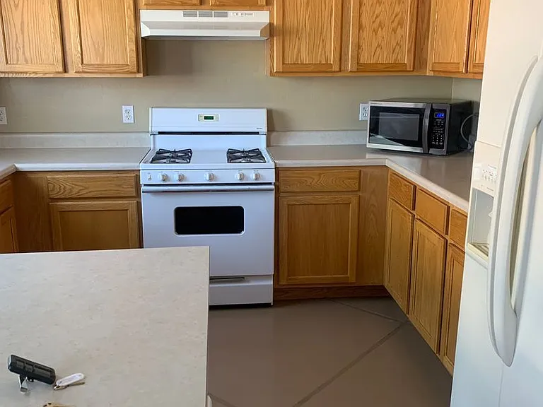 2940 N Adelaide Farms Pl — Photo 4