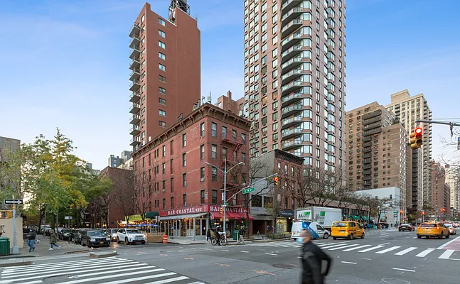 Sold by Keller Williams NYC | media 17