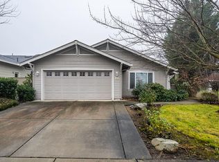 76 Mountain View Dr, Phoenix, OR 97535