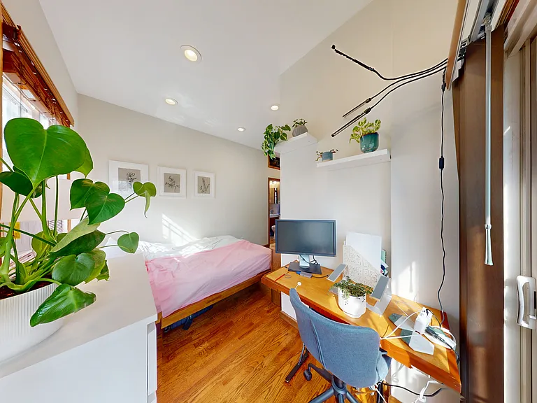 308 W 77th St #9 — Photo 19