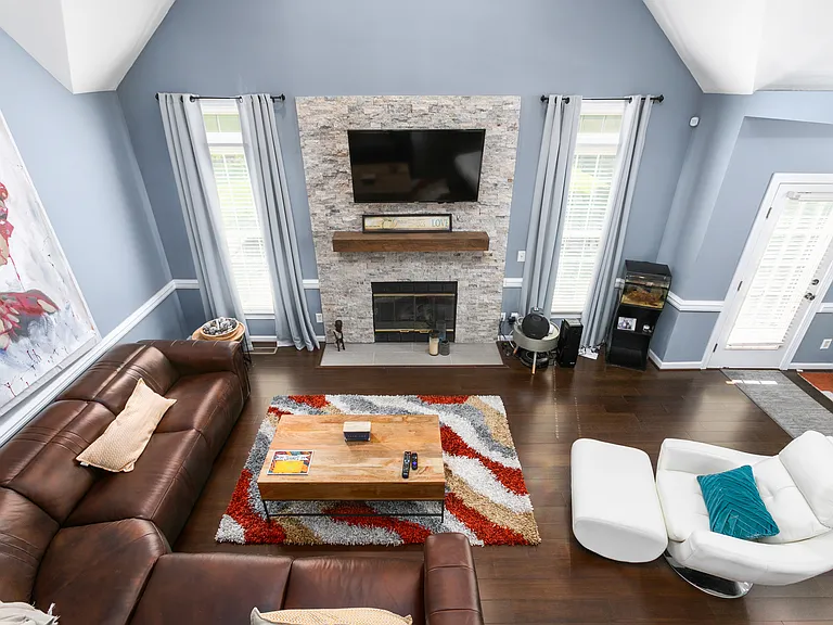 305 Lucas Park Dr — Photo 11