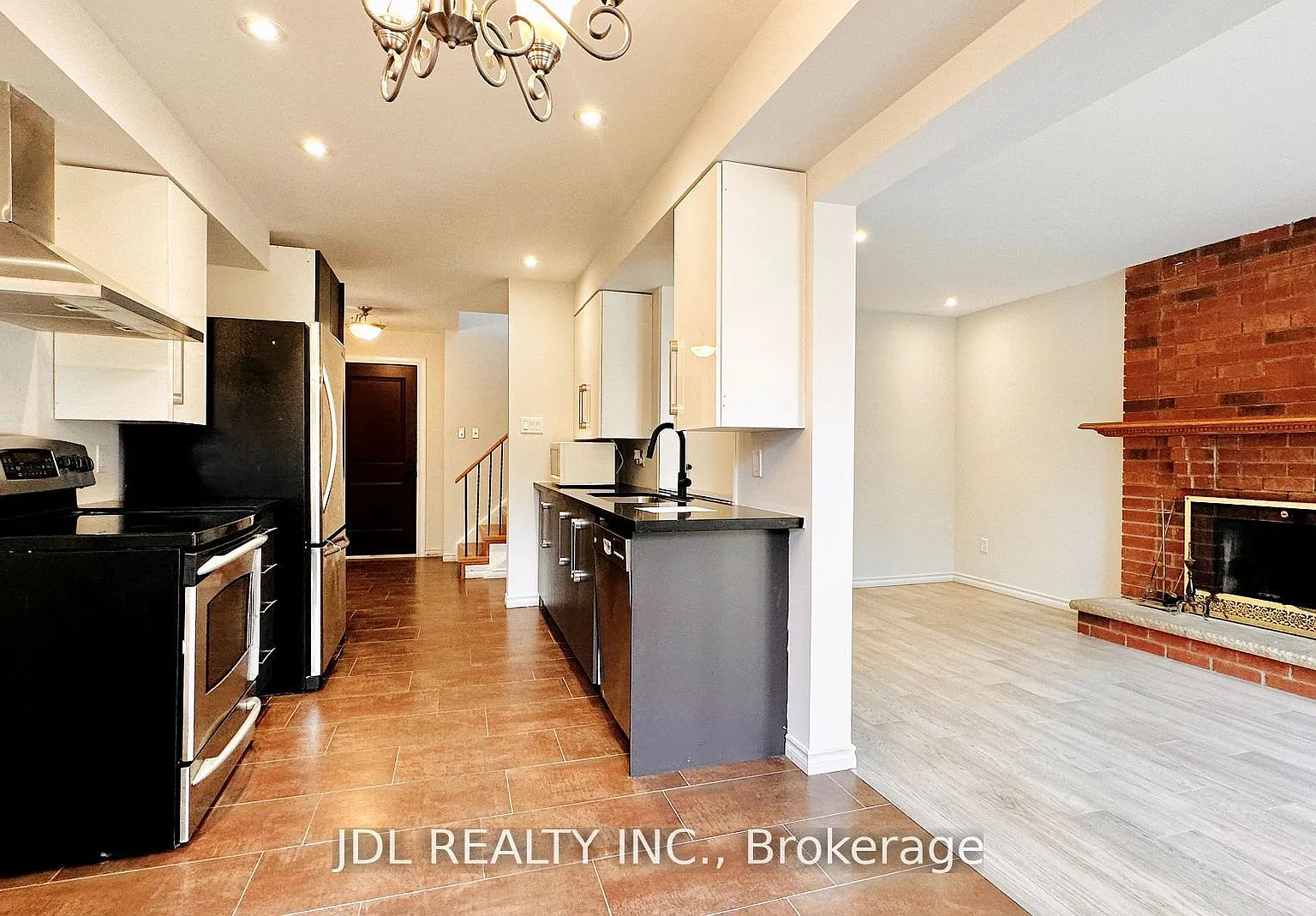 4 bed, $3,850 — Photo 1