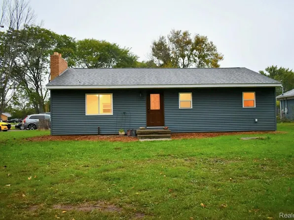 4441 E Court St, Burton, MI 48509
