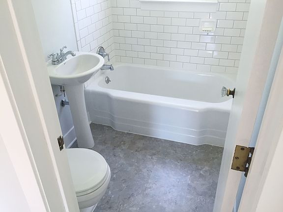 4th image of 243 W 28th St