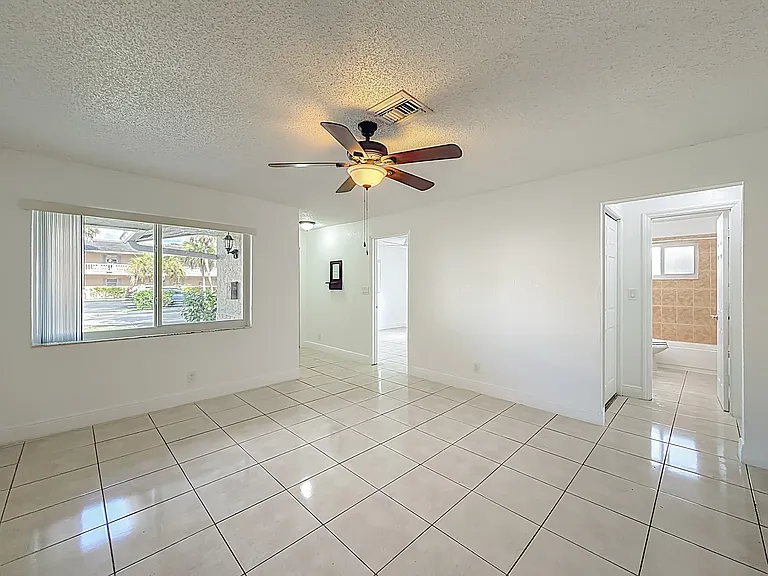 7504 NW 44th Ct #W — Photo 32
