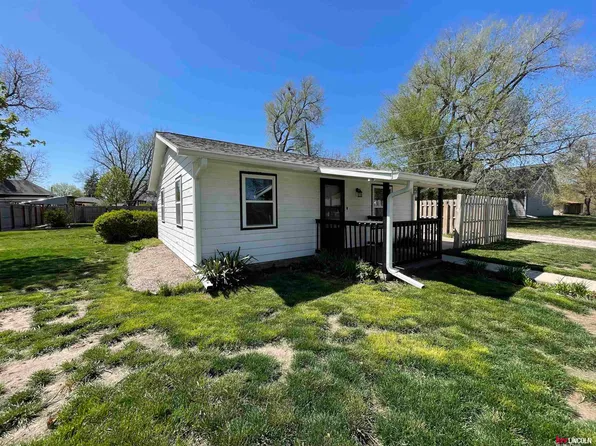 2411 NW 2nd St, Lincoln, NE 68521