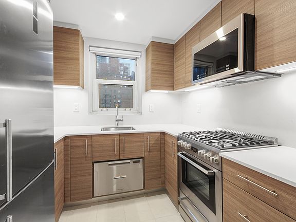 5th image of 340 E 51st St #10M