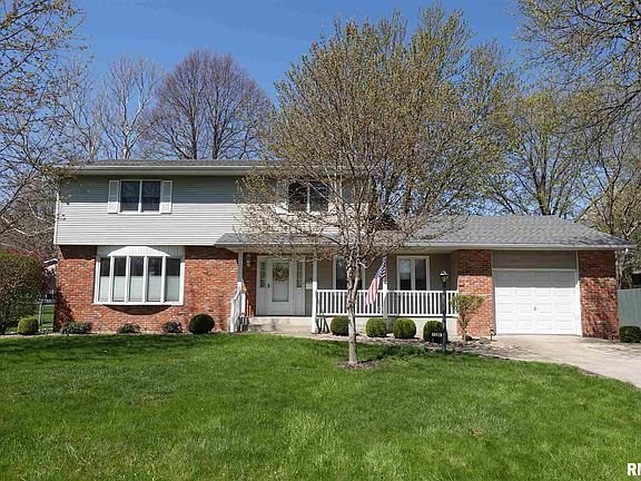 2nd image of 1034 Woodbine Cir E