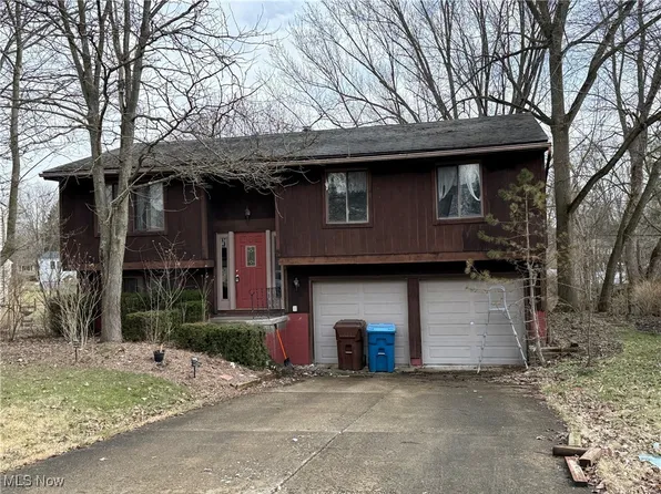 1013 Erin Dr, Kent, OH 44240