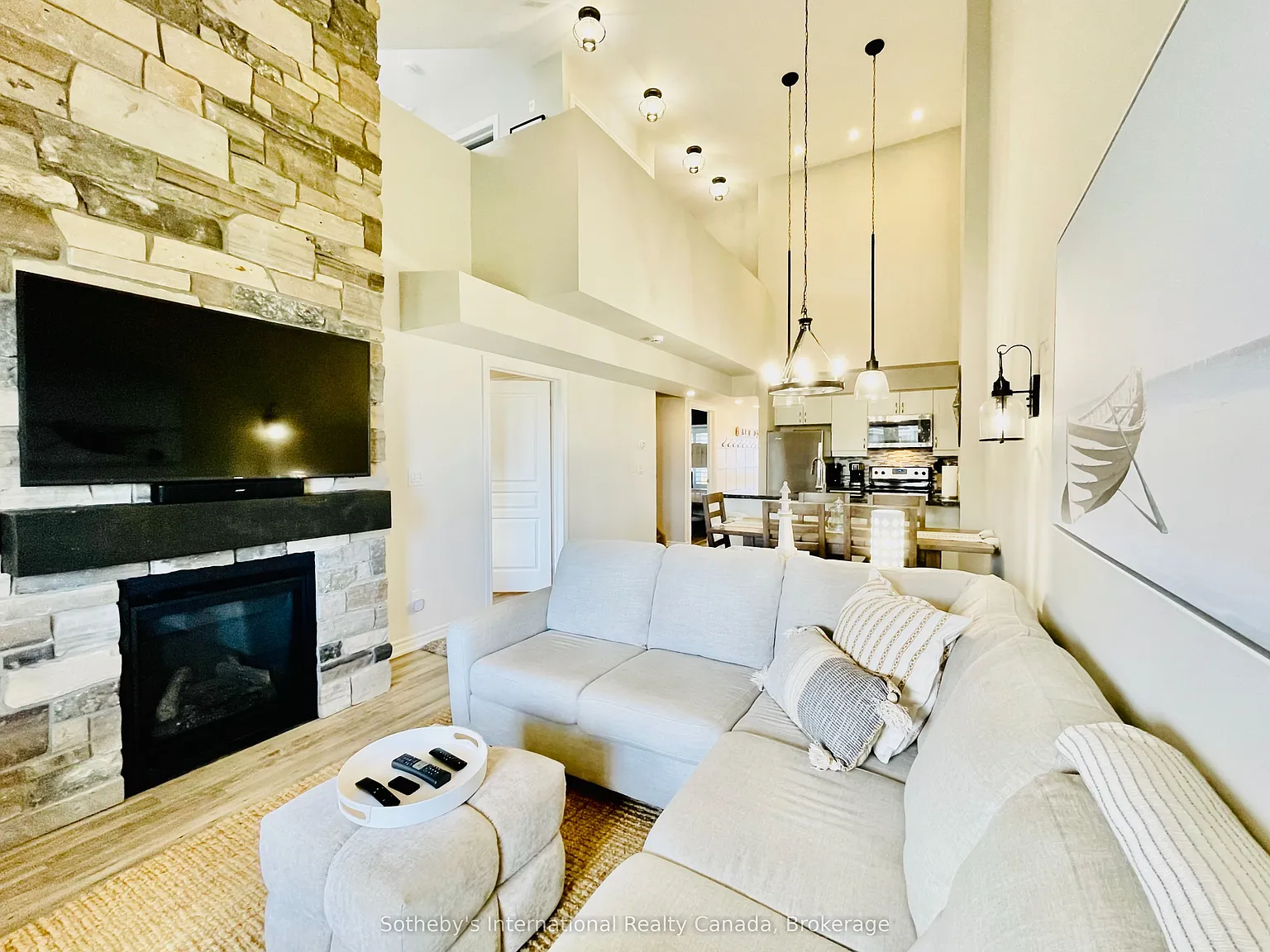 3 bed, $12,500 — Photo 1