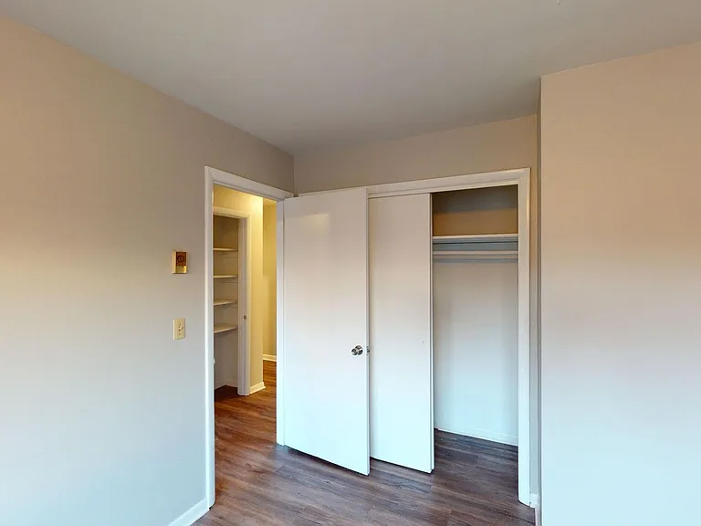 Executive House — Photo 23